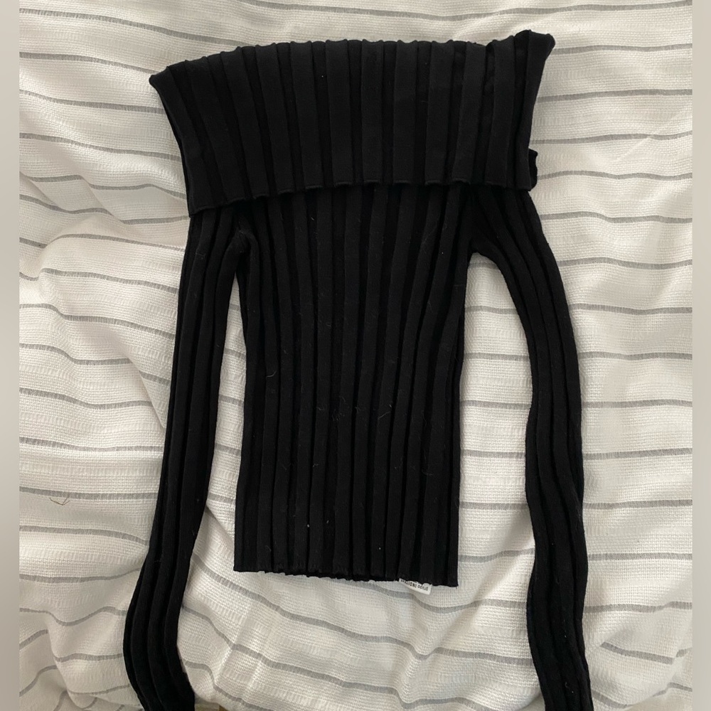 Zara Ribbed OTS Knit Top